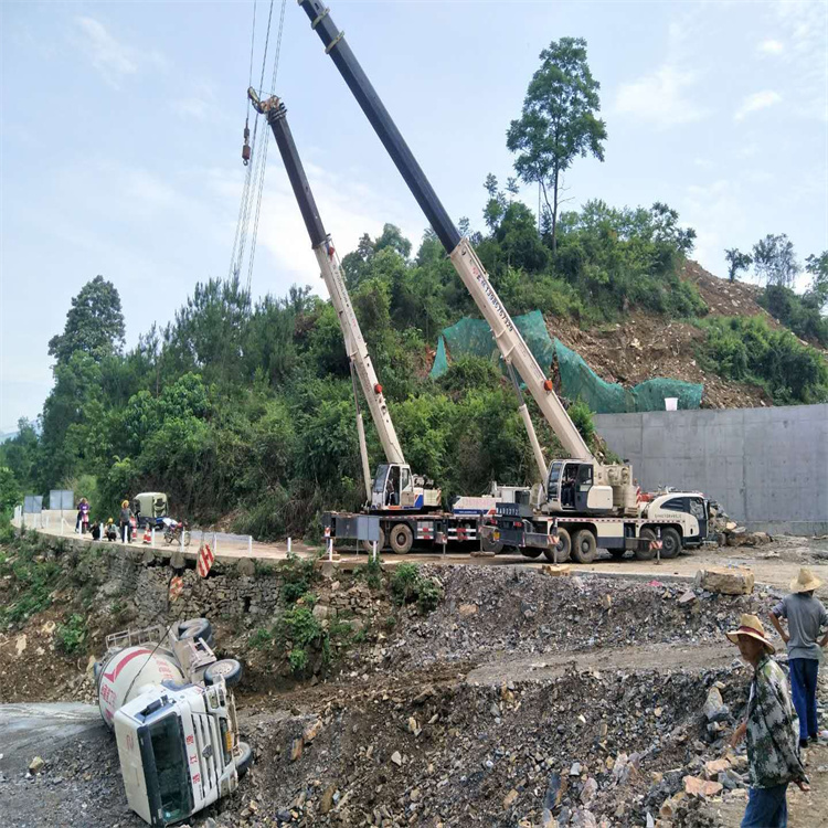 望牛墩镇汽车掉沟里叫吊车救援要多少钱